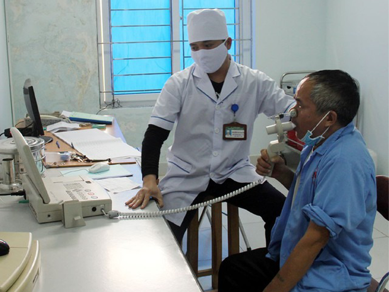 chuyen-gia-linh-vuc-ho-hap-chia-se-giai-phap-dieu-tri-phoi-tac-nghen-man-tinh