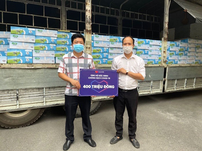 lazada-tang-da-nang-10-000-bo-trang-phuc-bao-ho-chong-dich-covid-19