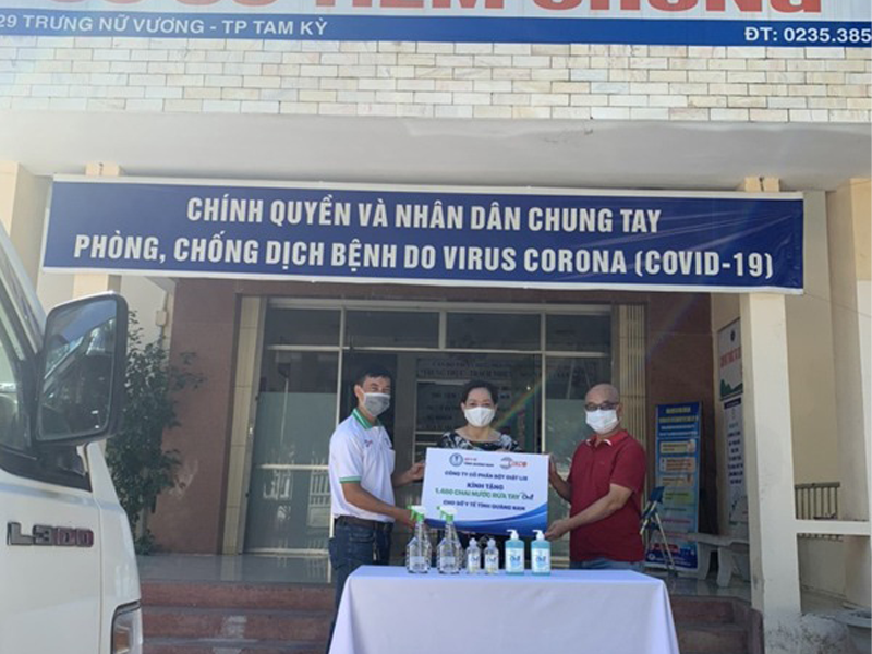 lixco-trao-tang-2000-lit-dung-dich-rua-tay-cac-loai-tiep-suc-da-nang-quang-nam-quang-ngai