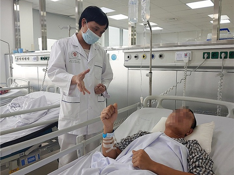 nam-thanh-nien-bi-dot-quy-sau-con-dau-dau-du-doi