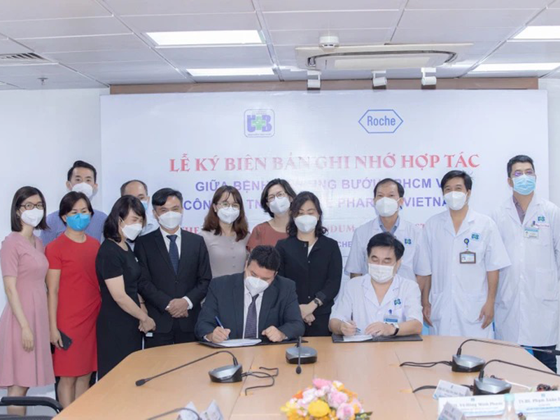 roche-ho-tro-y-te-viet-nam-nang-cao-nang-luc-xet-nghiem-covid-19