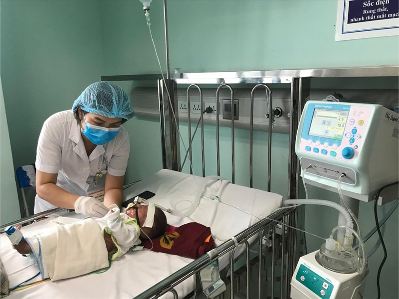 tre-nhap-vien-nhi-trung-uong-do-loai-virus-lay-khi-hon-hit-tang-gap-3